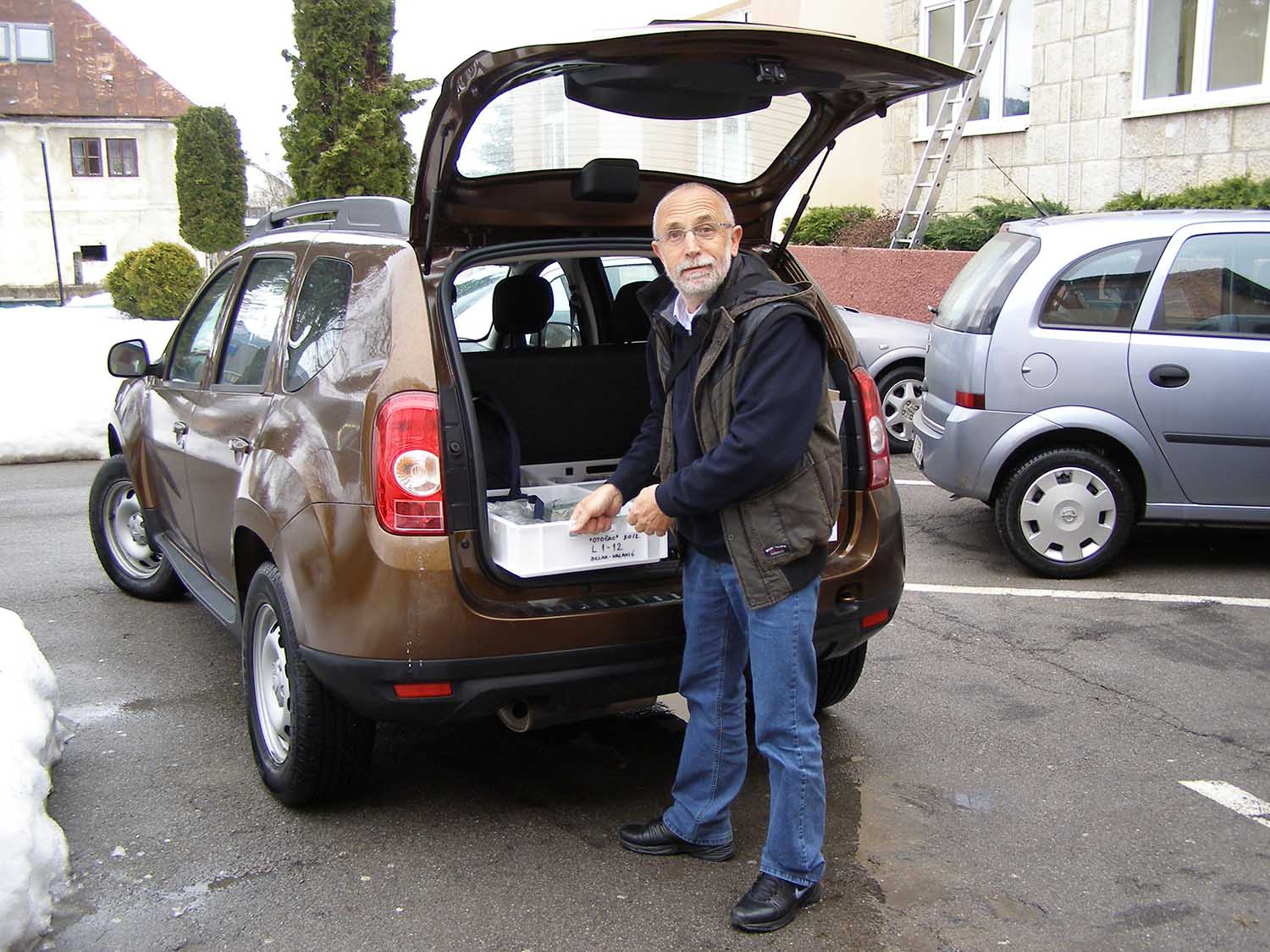 Da se vidi da i ravnatelj Josip Halamić „naporno“ radi.